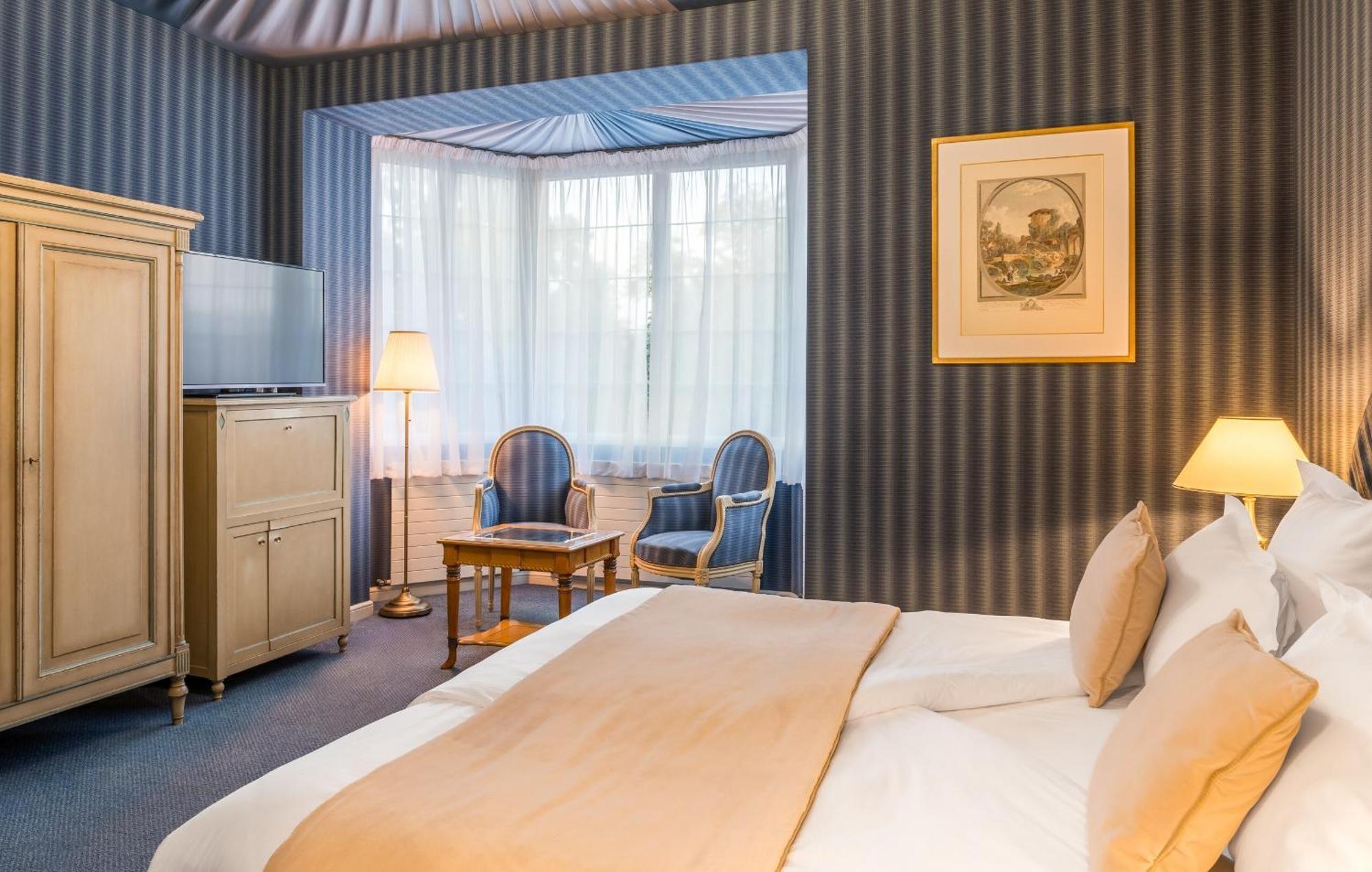 Grand Hotel Des Templiers, Piscine & Spa Reims Room photo