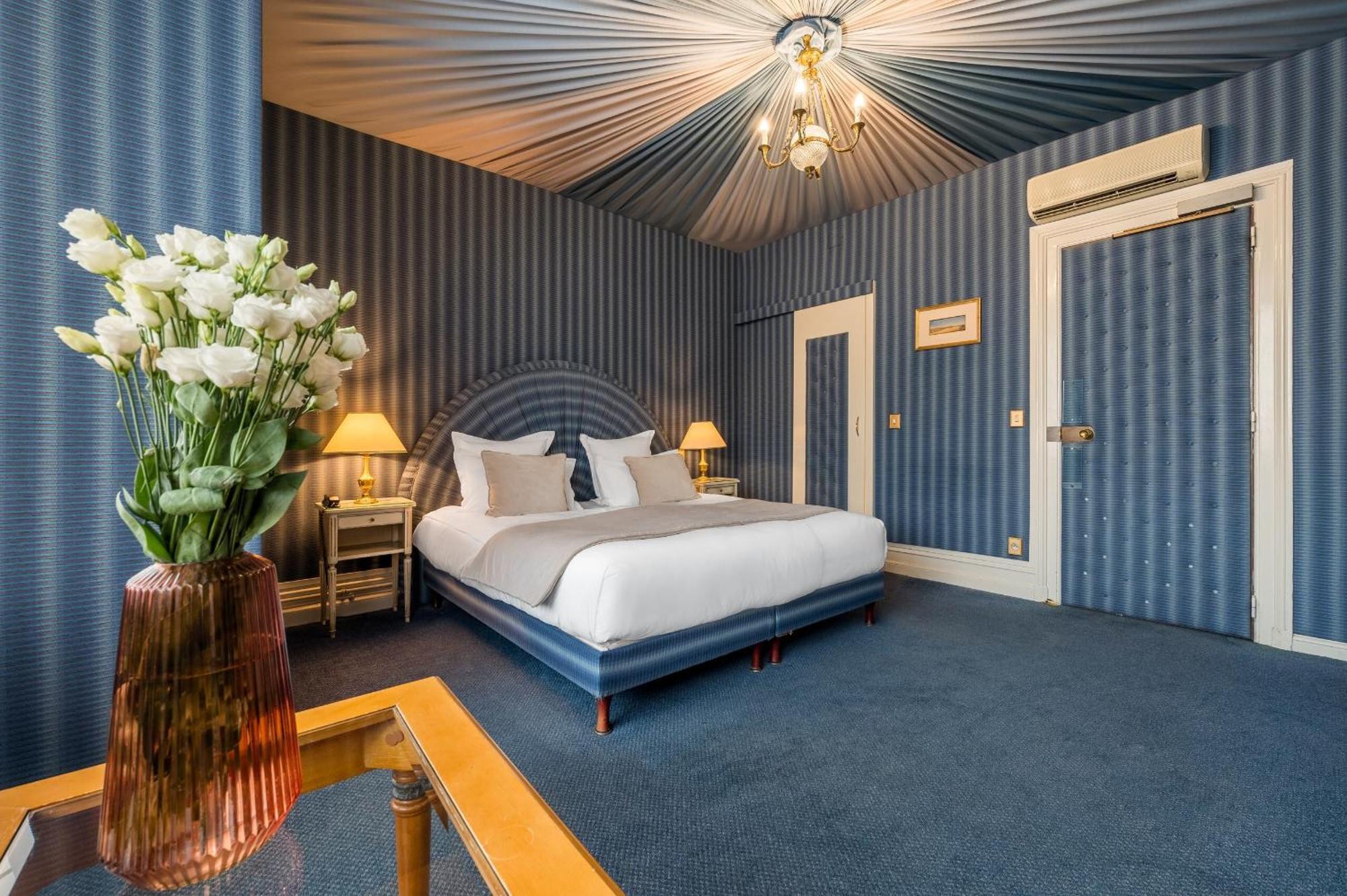 Grand Hotel Des Templiers, Piscine & Spa Reims Room photo