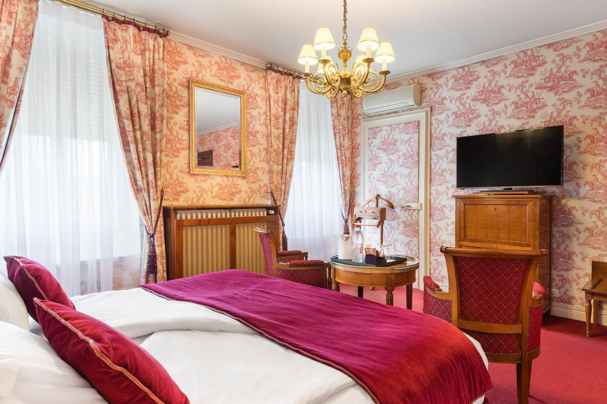Grand Hotel Des Templiers, Piscine & Spa Reims Room photo