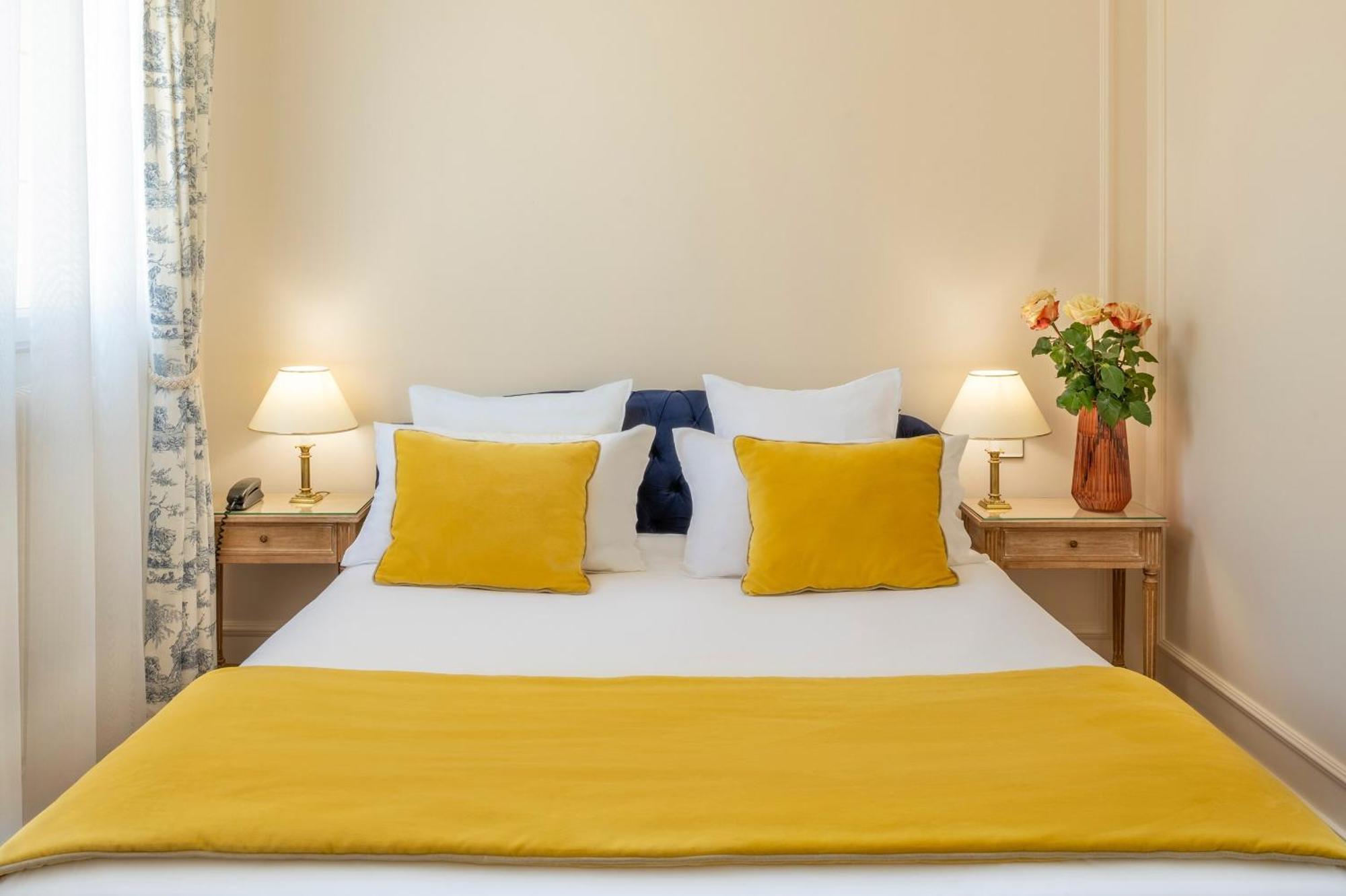 Grand Hotel Des Templiers, Piscine & Spa Reims Room photo