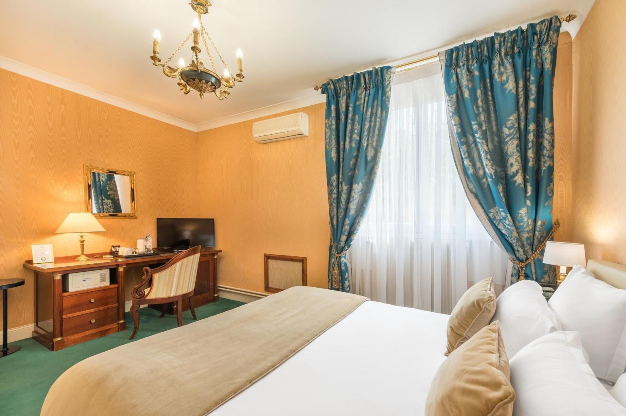 Grand Hotel Des Templiers, Piscine & Spa Reims Exterior photo