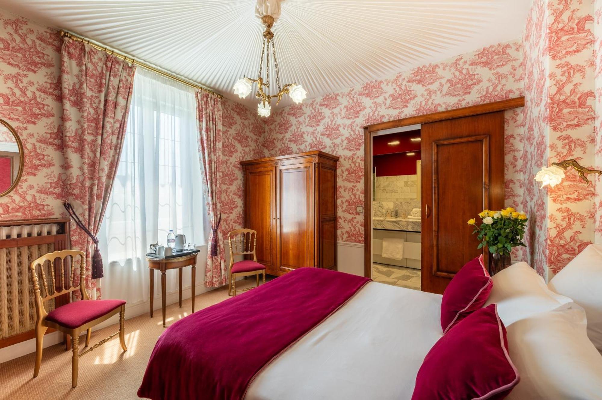 Grand Hotel Des Templiers, Piscine & Spa Reims Room photo