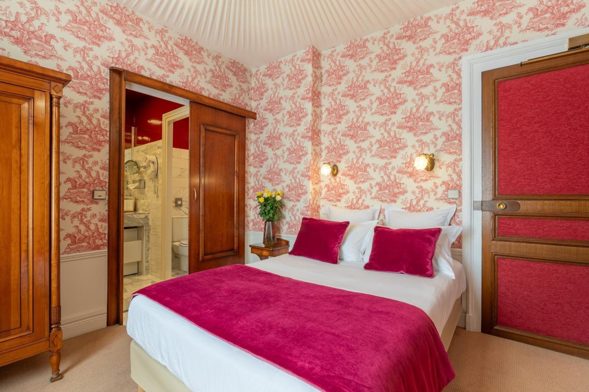 Grand Hotel Des Templiers, Piscine & Spa Reims Room photo