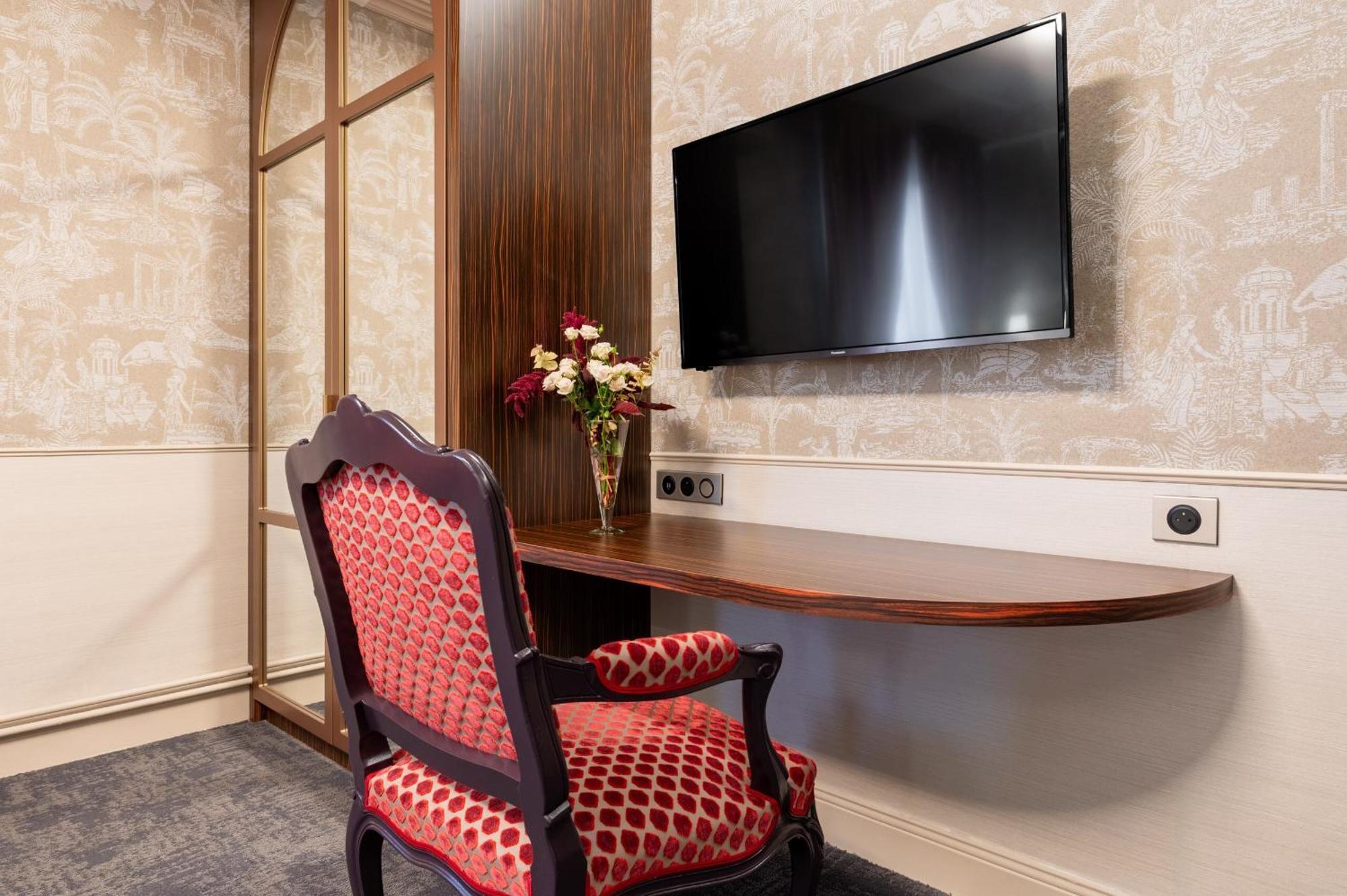 Grand Hotel Des Templiers, Piscine & Spa Reims Room photo